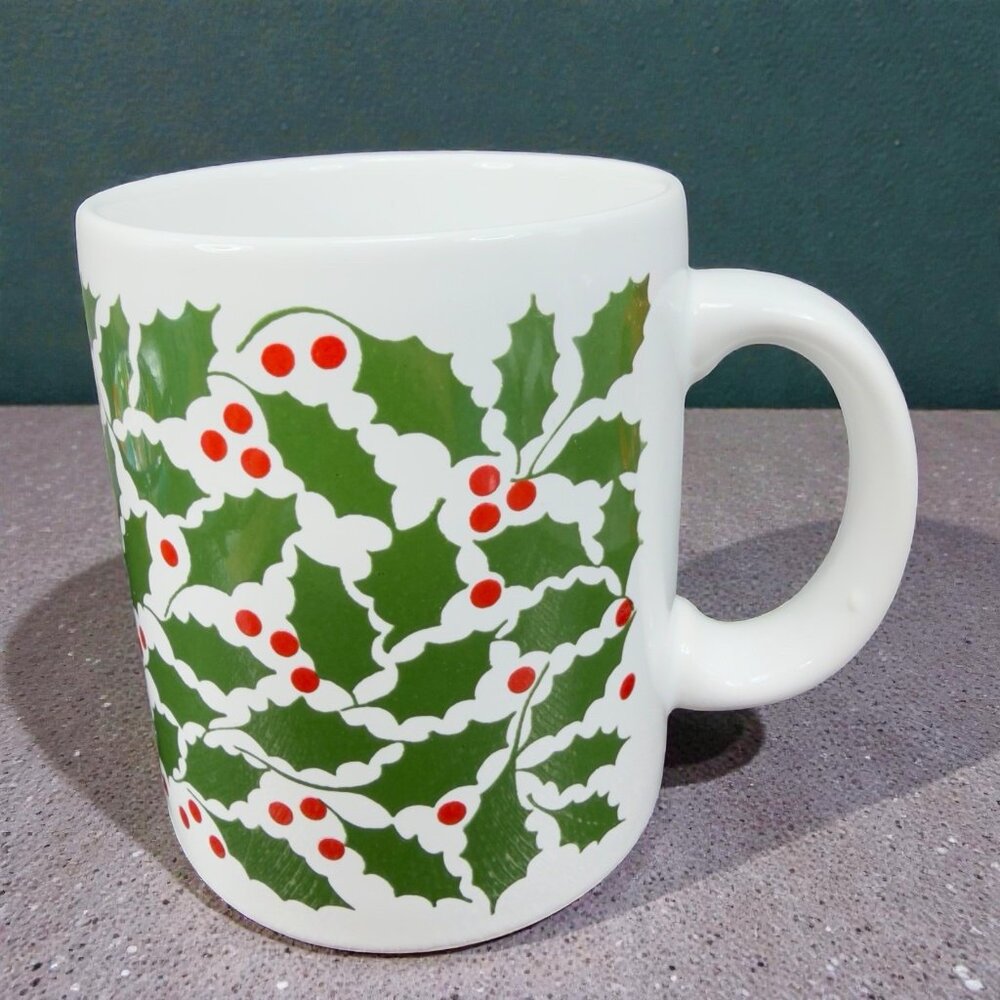 Waechtersbach‎ Holly on White Christmas Coffee Mug Cup Ceramic Stoneware Spain